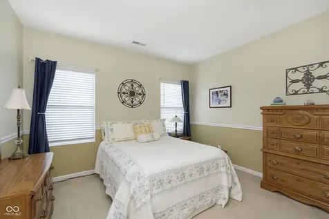 5225 Dunewood Way Avon IN 46123