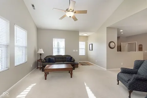 5225 Dunewood Way Avon IN 46123
