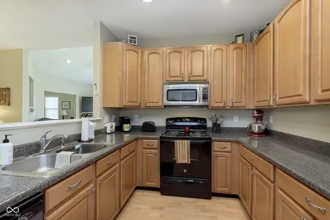 5225 Dunewood Way Avon IN 46123