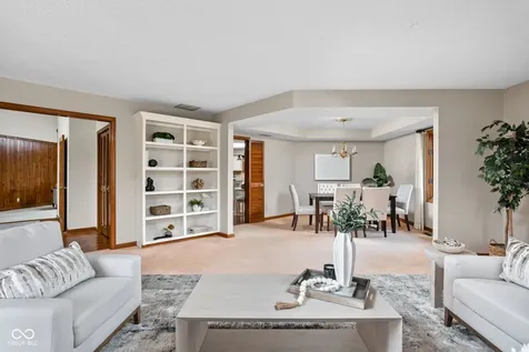 947 Tamarack Circle North Drive Indianapolis IN 46260
