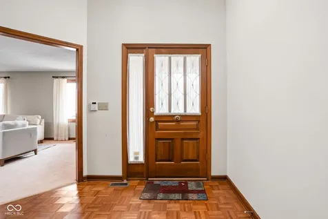 947 Tamarack Circle North Drive Indianapolis IN 46260