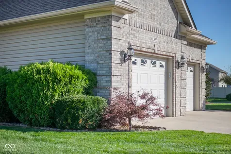 2812 Sunflower Court Columbus IN 47201
