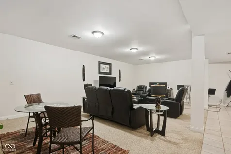 2812 Sunflower Court Columbus IN 47201