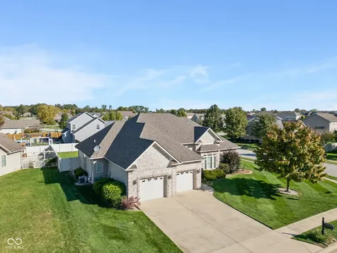 2812 Sunflower Court Columbus IN 47201