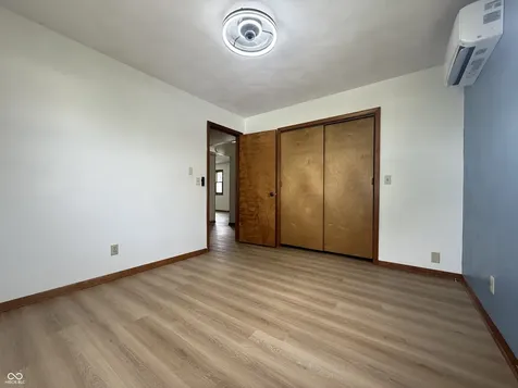 6095 W 1900 N Elwood IN 46036