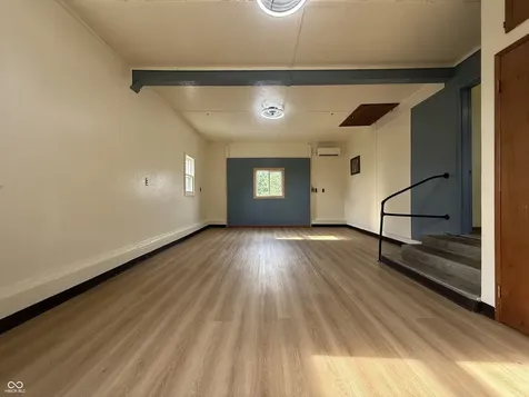 6095 W 1900 N Elwood IN 46036