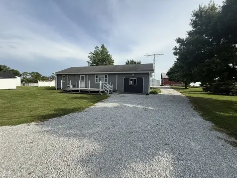 6095 W 1900 N Elwood IN 46036