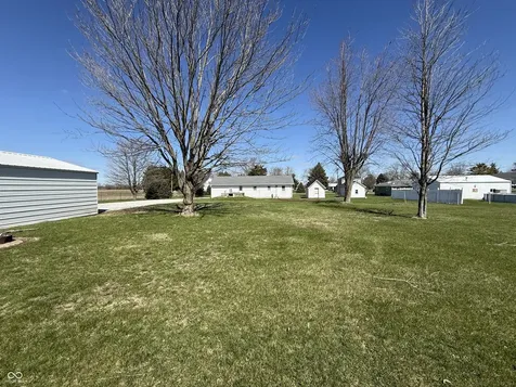 6095 W 1900 N Elwood IN 46036
