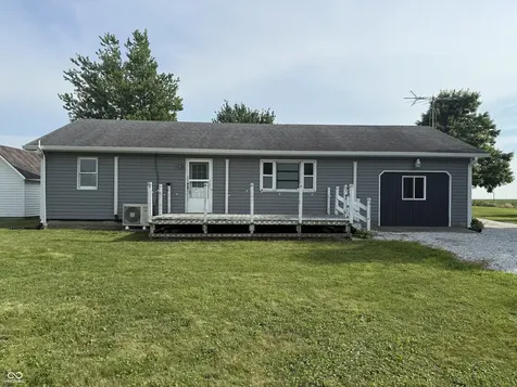 6095 W 1900 N Elwood IN 46036