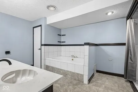 4404 Devon Lake Road Indianapolis IN 46226