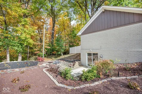 4404 Devon Lake Road Indianapolis IN 46226