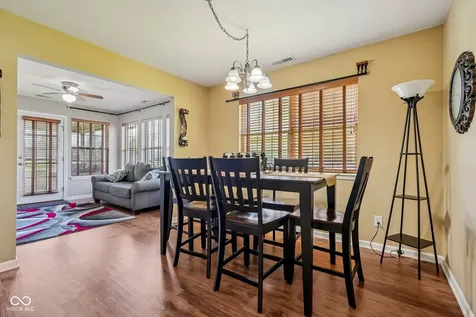 933 Amesbury Court Indianapolis IN 46217