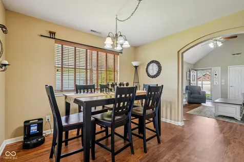 933 Amesbury Court Indianapolis IN 46217