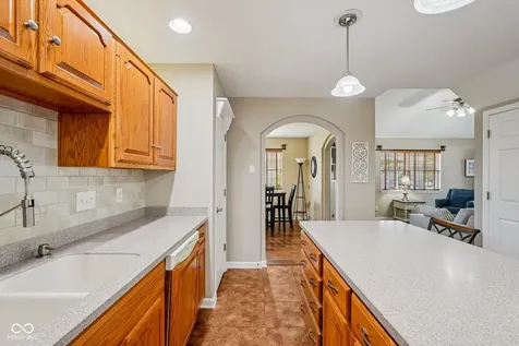 933 Amesbury Court Indianapolis IN 46217
