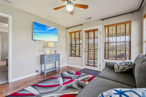 933 Amesbury Court Indianapolis IN 46217
