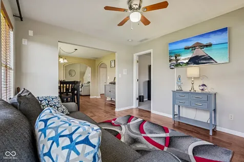 933 Amesbury Court Indianapolis IN 46217