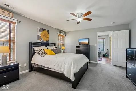 933 Amesbury Court Indianapolis IN 46217
