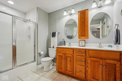 933 Amesbury Court Indianapolis IN 46217