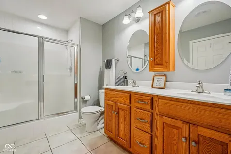 933 Amesbury Court Indianapolis IN 46217