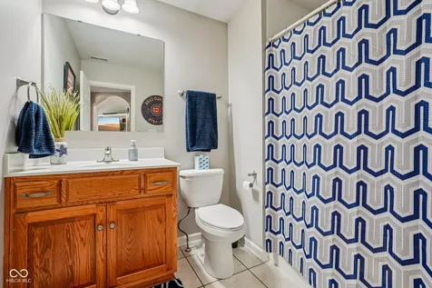 933 Amesbury Court Indianapolis IN 46217