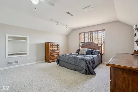 933 Amesbury Court Indianapolis IN 46217