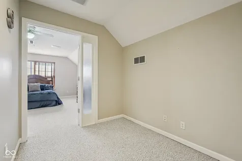 933 Amesbury Court Indianapolis IN 46217