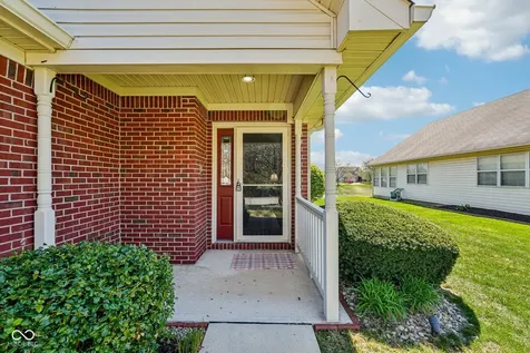 933 Amesbury Court Indianapolis IN 46217
