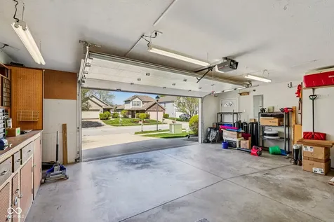 933 Amesbury Court Indianapolis IN 46217