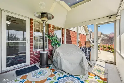 933 Amesbury Court Indianapolis IN 46217