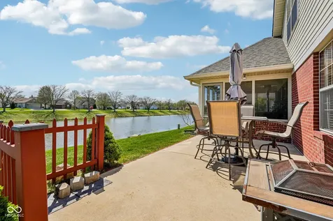 933 Amesbury Court Indianapolis IN 46217
