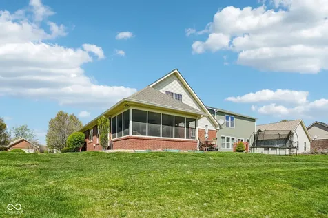 933 Amesbury Court Indianapolis IN 46217