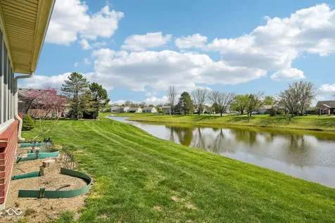 933 Amesbury Court Indianapolis IN 46217