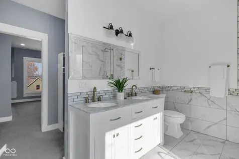 115 Charlotte Place Indianapolis IN 46202