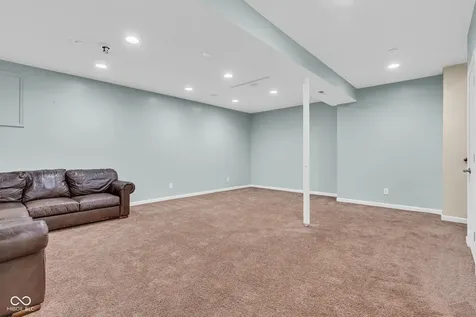 1394 Longleaf Street Avon IN 46123