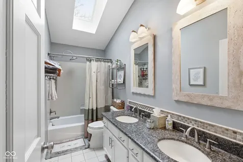 12629 Old Stone Drive Indianapolis IN 46236