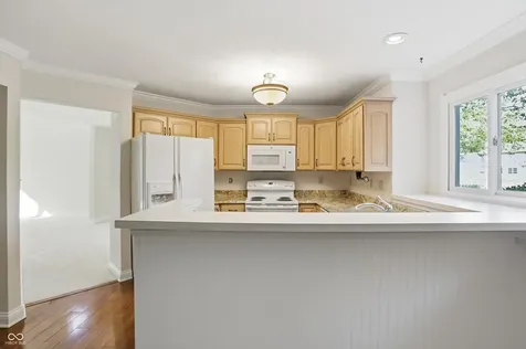 8942 Pine Tree Boulevard Indianapolis IN 46256