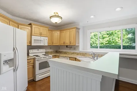 8942 Pine Tree Boulevard Indianapolis IN 46256