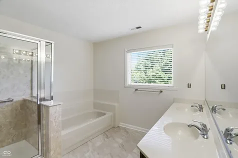 8942 Pine Tree Boulevard Indianapolis IN 46256