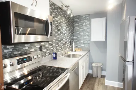 230 E 9th Street E Indianapolis IN 46204