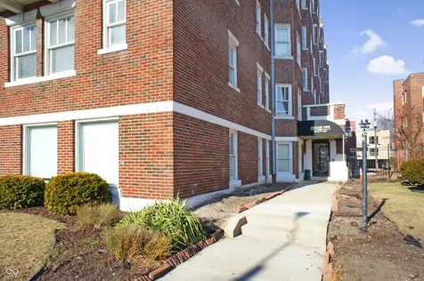 230 E 9th Street E Indianapolis IN 46204
