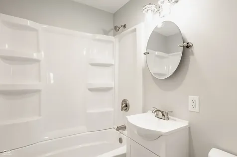 7438 E 52nd Street Indianapolis IN 46226