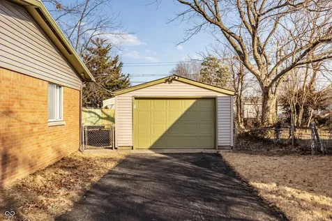 7438 E 52nd Street Indianapolis IN 46226
