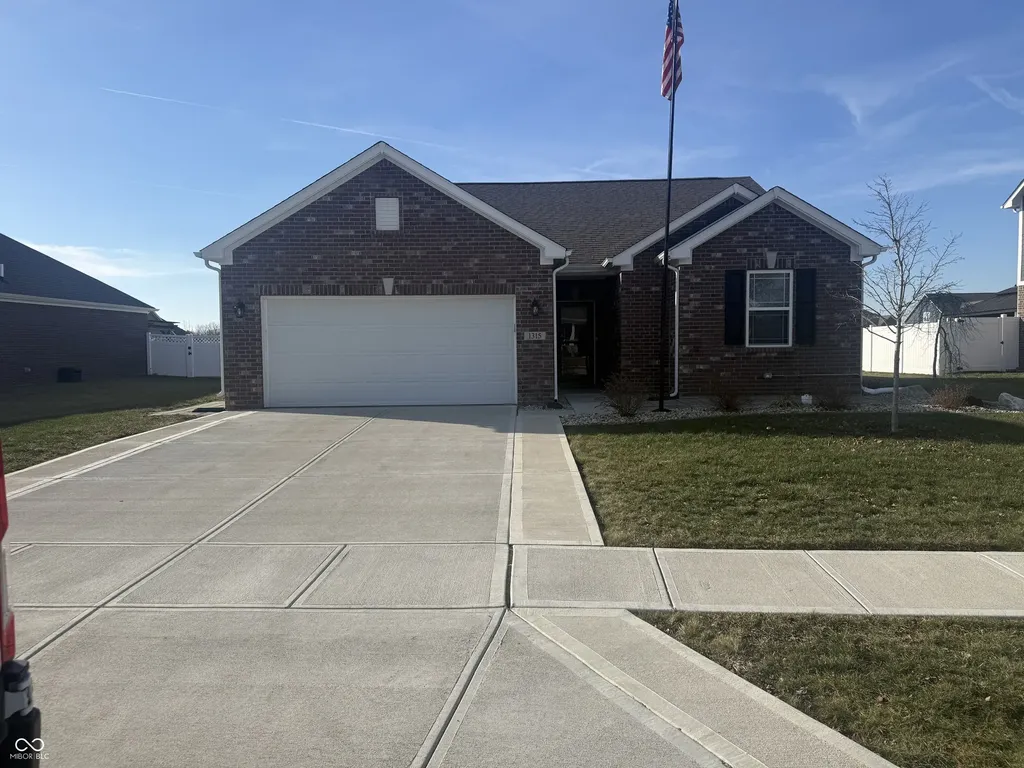1315 Bontrager Lane Shelbyville IN 46176