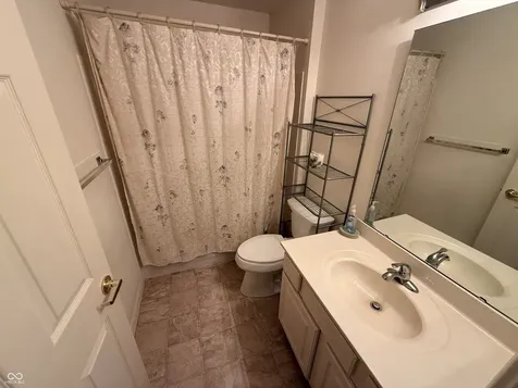 6525 Emerald Hill Court Indianapolis IN 46237