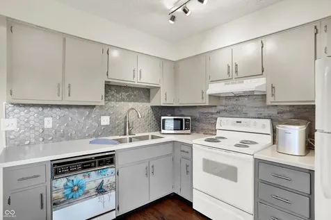 10173 Penrith Drive Indianapolis IN 46229