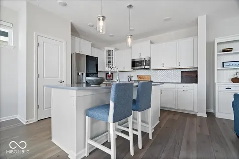 9213 Hawley Drive Indianapolis IN 46216