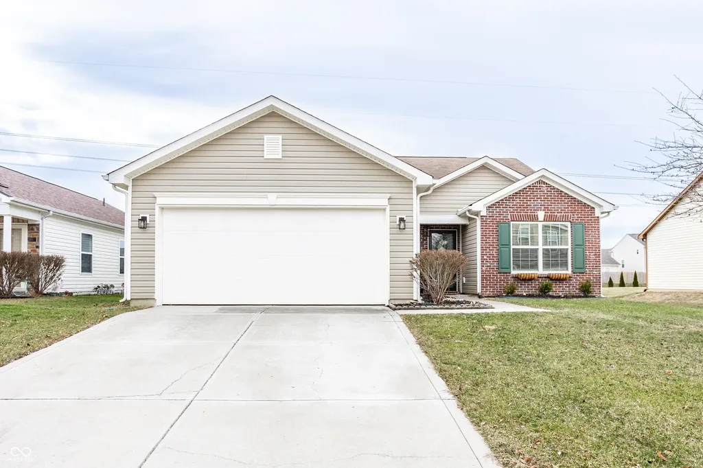 5777 White Pine Road Whitestown IN 46075