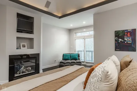 4548 Chase Oak Court Zionsville IN 46077