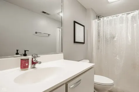 4548 Chase Oak Court Zionsville IN 46077