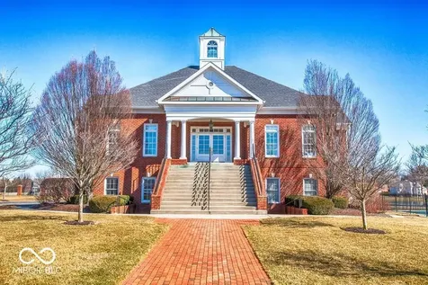 8124 Gwinnett Place Indianapolis IN 46250
